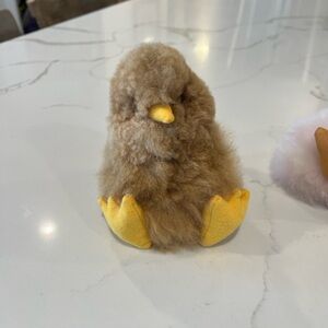 100% alpaca fur chick. Choose color